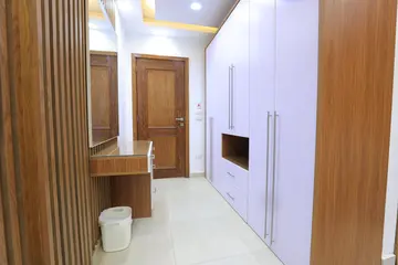 Bedrooms and Closets: bedroom wardrobe and cabinet arrangement (view 10)