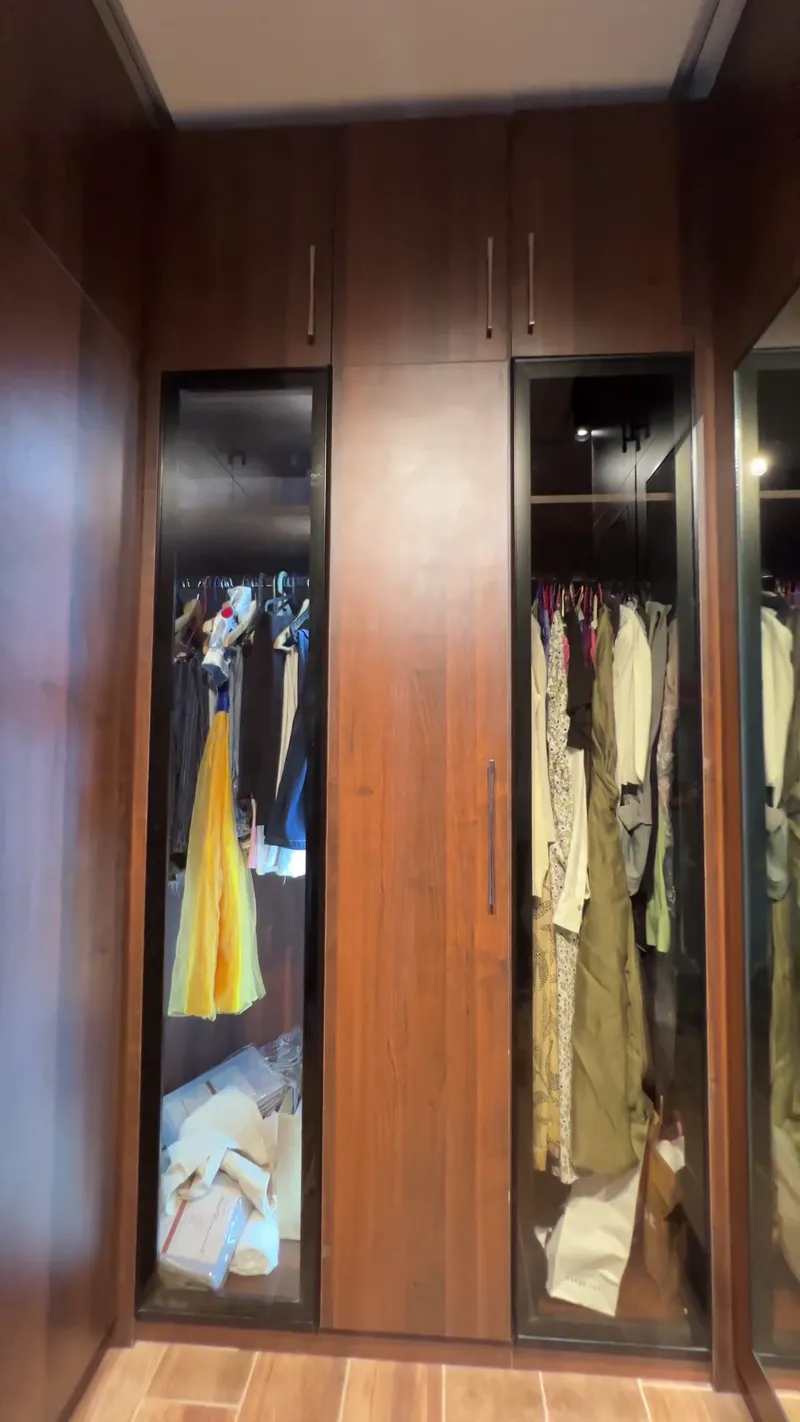 Walkthrough 4 of dressing room cabinetry